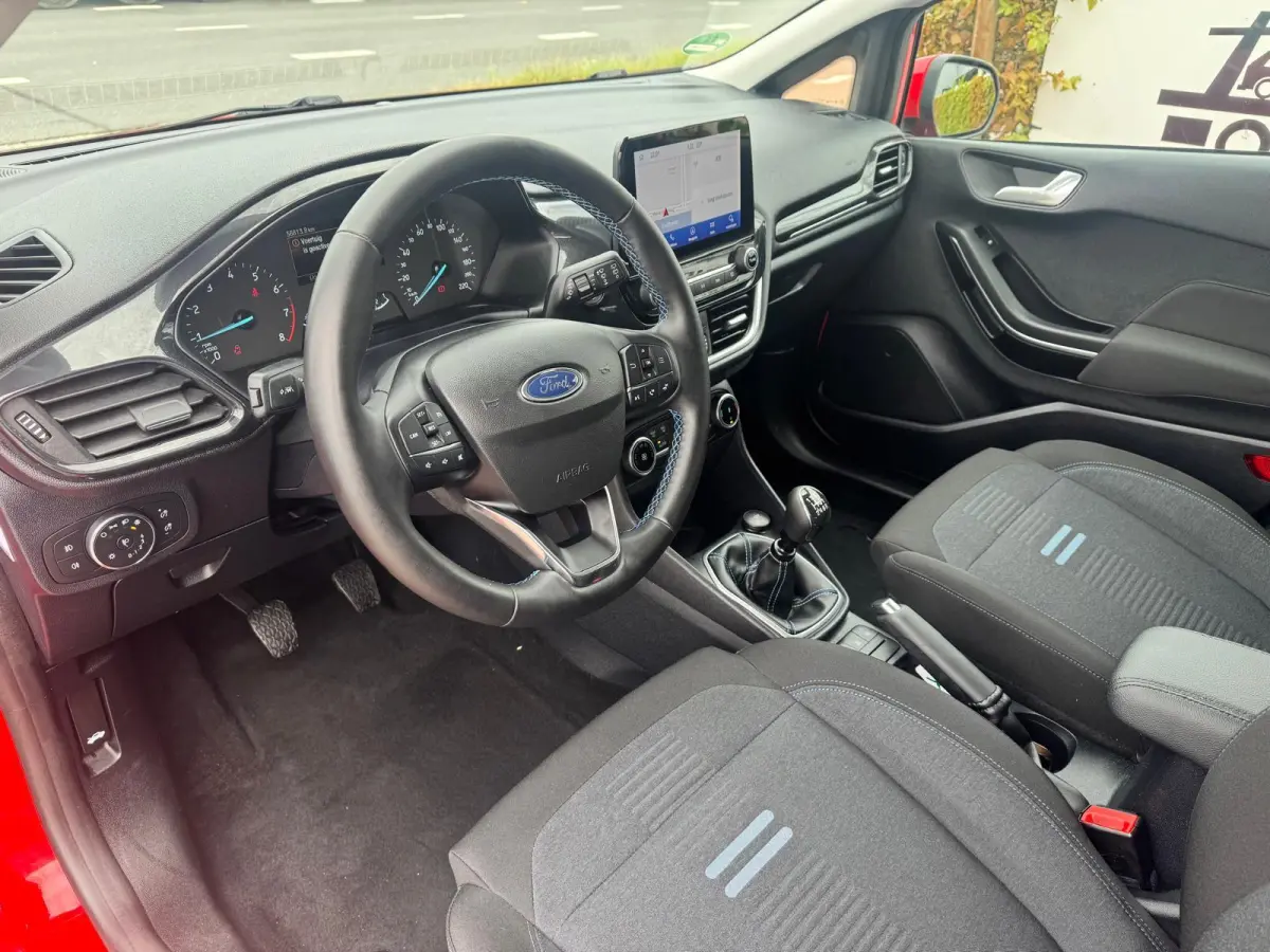 1.0 EcoBoost Hybrid Active X | Cruise Ctrl | NAV | Achteruirijcamera | Keyless Entry | 17* inch LMV |