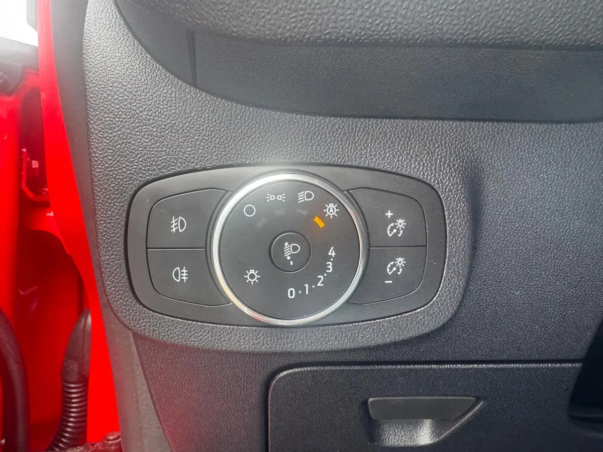 1.0 EcoBoost Hybrid Active X | Cruise Ctrl | NAV | Achteruirijcamera | Keyless Entry | 17* inch LMV |