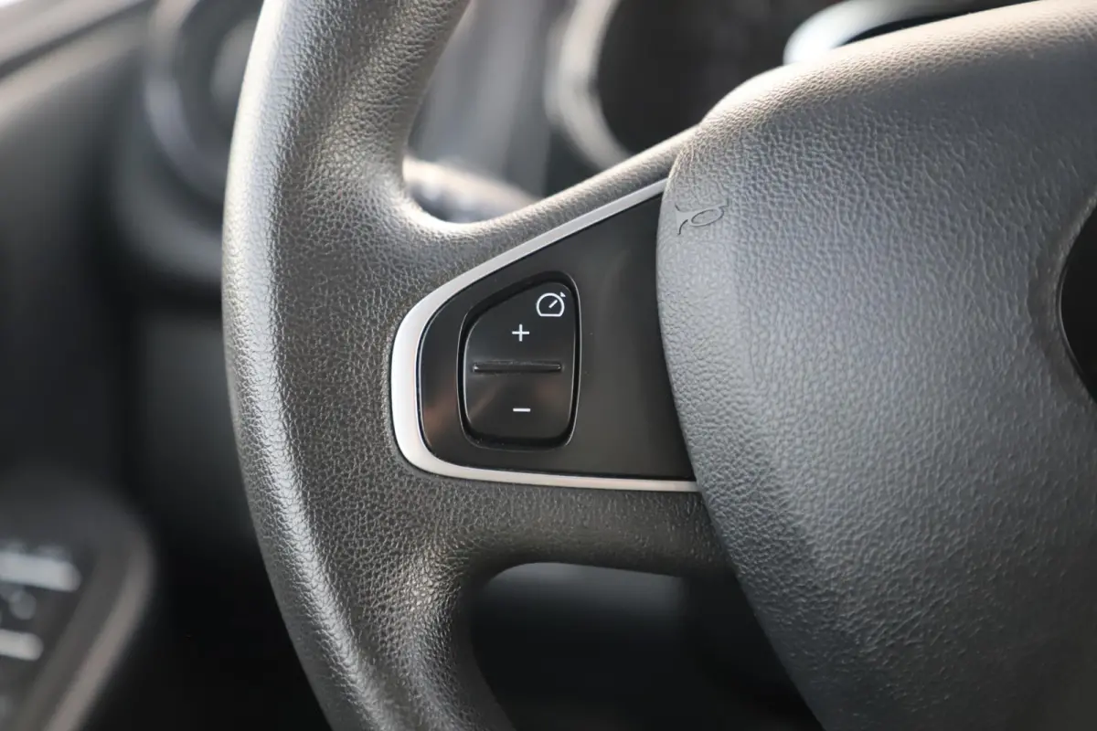 0.9 TCe Zen Navigatie Bluetooth Airco Cruise Control Parkeersensor Parelmoer Rood Metallic