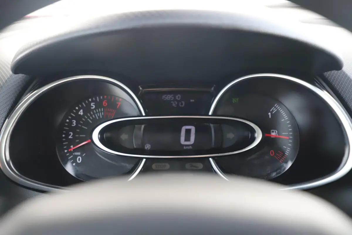0.9 TCe Zen Navigatie Bluetooth Airco Cruise Control Parkeersensor Parelmoer Rood Metallic