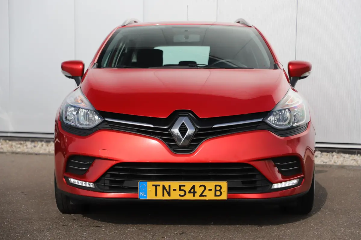 0.9 TCe Zen Navigatie Bluetooth Airco Cruise Control Parkeersensor Parelmoer Rood Metallic