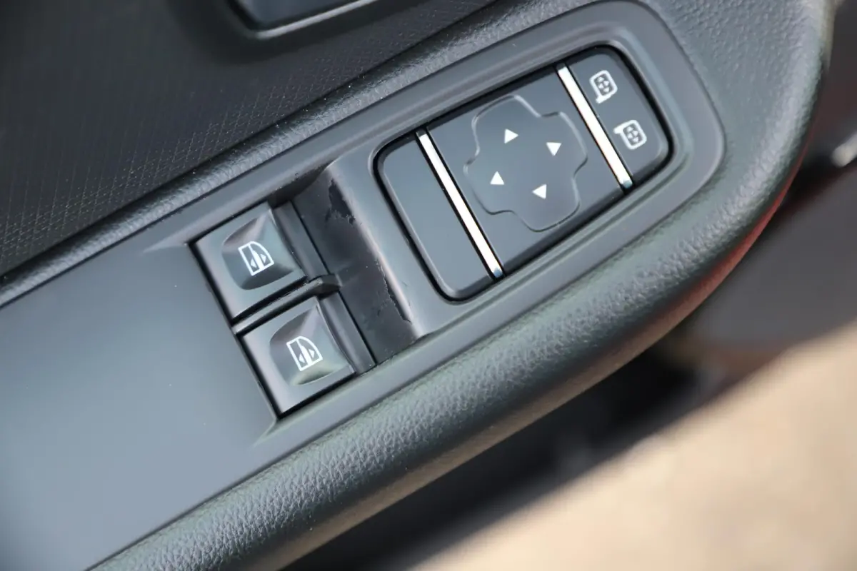 0.9 TCe Zen Navigatie Bluetooth Airco Cruise Control Parkeersensor Parelmoer Rood Metallic