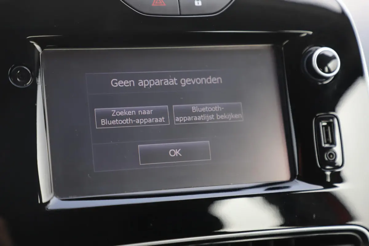 0.9 TCe Zen Navigatie Bluetooth Airco Cruise Control Parkeersensor Parelmoer Rood Metallic