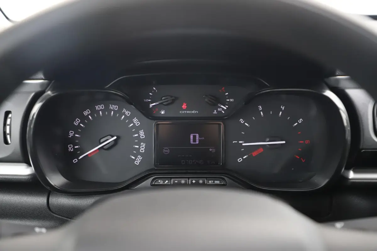1.2 PureTech Feel Navigatie Carplay Android Climate Cruise Control Rijstrooksensor Parkeersensor All-season banden!