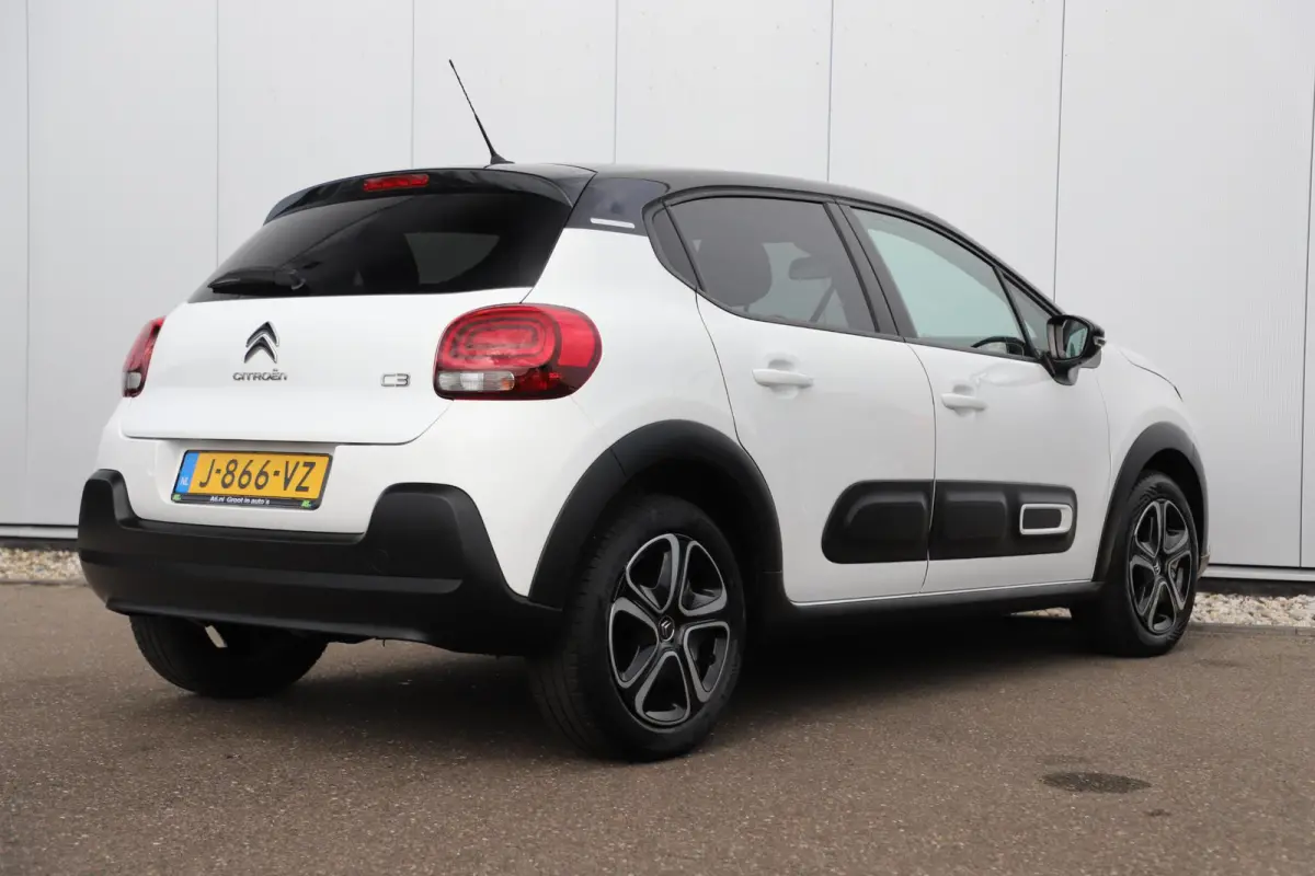 1.2 PureTech Feel Navigatie Carplay Android Climate Cruise Control Rijstrooksensor Parkeersensor All-season banden!