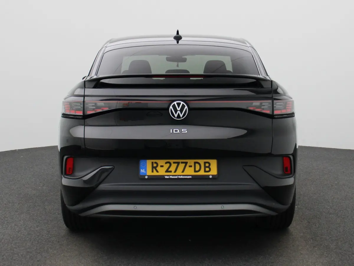 ID.5 Pro 77 kWh ADAPTIEVE CRUISE | PDC | STOEL & STUURVERWARMING | NAVIGATIE | APPLE CARPLAY | CLIMA | LMV | 12 MAANDEN BOVAG GARANTIE |