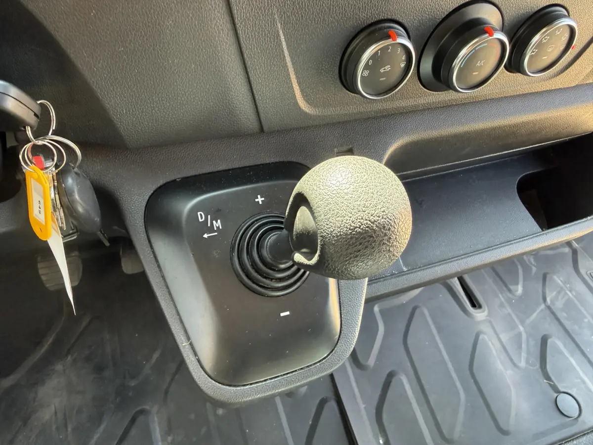 Plancher T35 2.3 DCI 150PK Lowliner Bakwagen Airco Cruise Control Camera Foodtruck Meubelbak Paardenwagen