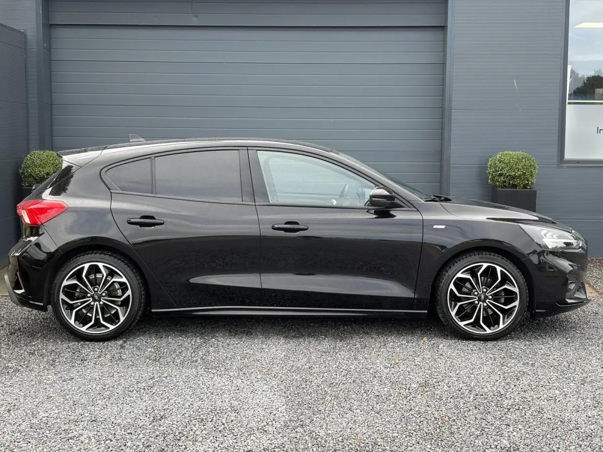 1.0 EcoBoost ST Line Business 2e Eigenaar l Navi l Clima l Cruise l 125pk l Keyless l Pdc V+A l 18 '' Lmv  l N.A.P l Apk tot 02-2028