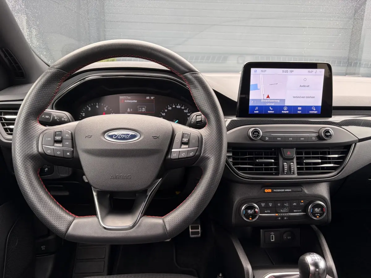 1.0 EcoBoost ST Line Business 2e Eigenaar l Navi l Clima l Cruise l 125pk l Keyless l Pdc V+A l 18 '' Lmv  l N.A.P l Apk tot 02-2028