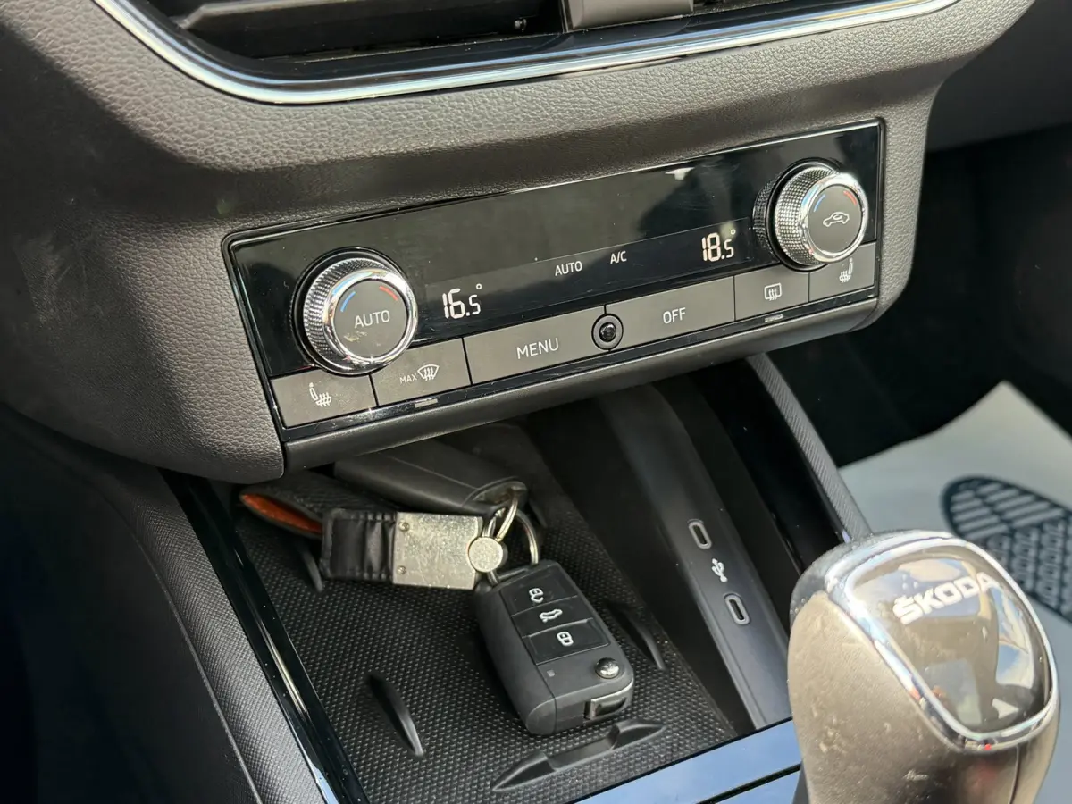 1.0 TSI Business Edition l DSG l PANO
