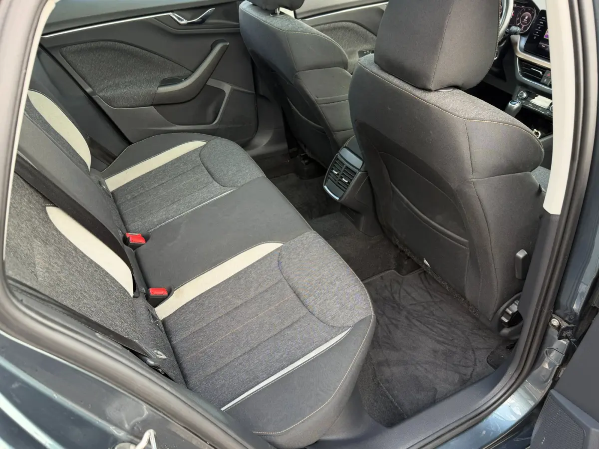 1.0 TSI Business Edition l DSG l PANO