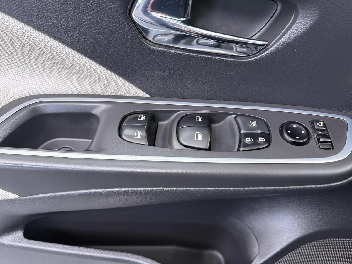 1.0 IG-T N-Connecta | Parkeercamera | Navigatie | Climate Control |