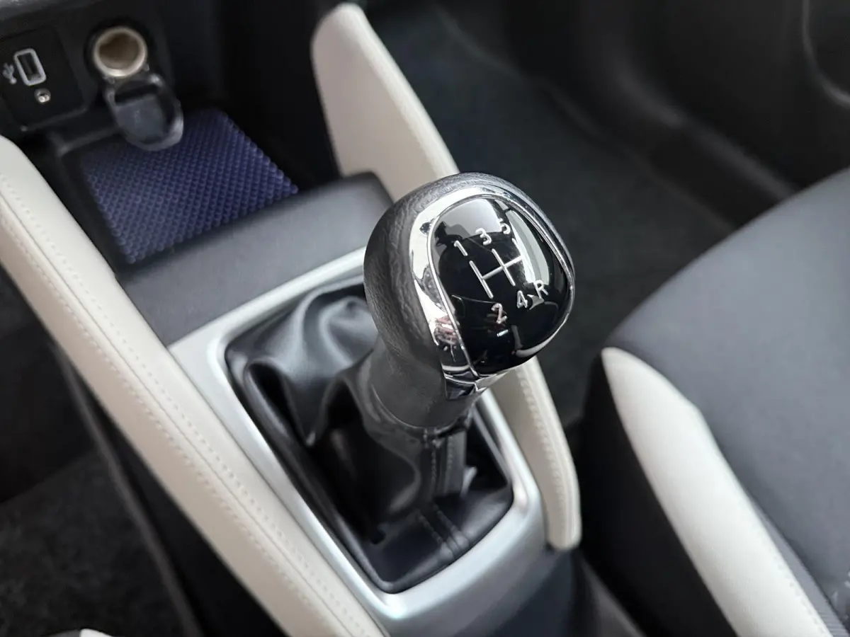 1.0 IG-T N-Connecta | Parkeercamera | Navigatie | Climate Control |