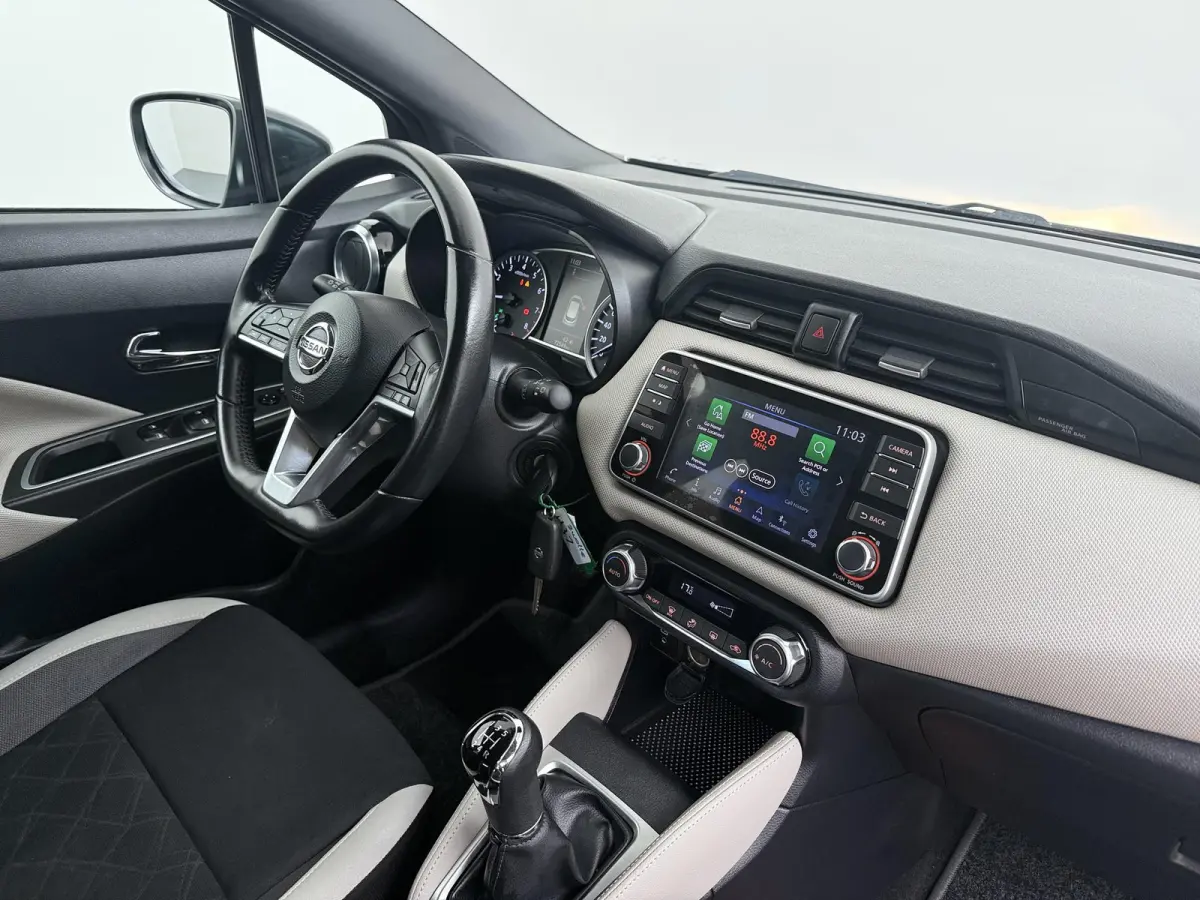 1.0 IG-T N-Connecta | Parkeercamera | Navigatie | Climate Control |