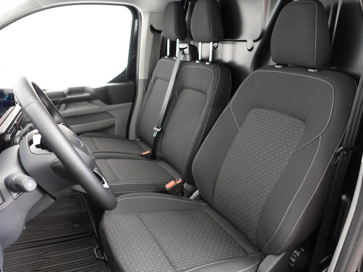 300 2.0 TDCI L2H1 Trend NIEUW MODEL Automaat Navigatie Airco Cruise control Parkeer sensoren Camera Trekhaak