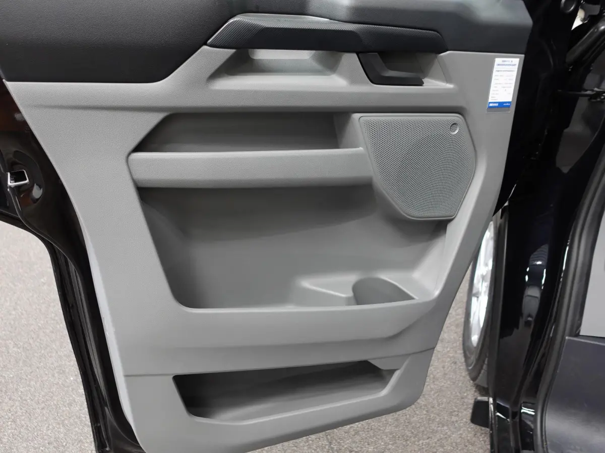 300 2.0 TDCI L2H1 Trend NIEUW MODEL Automaat Navigatie Airco Cruise control Parkeer sensoren Camera Trekhaak
