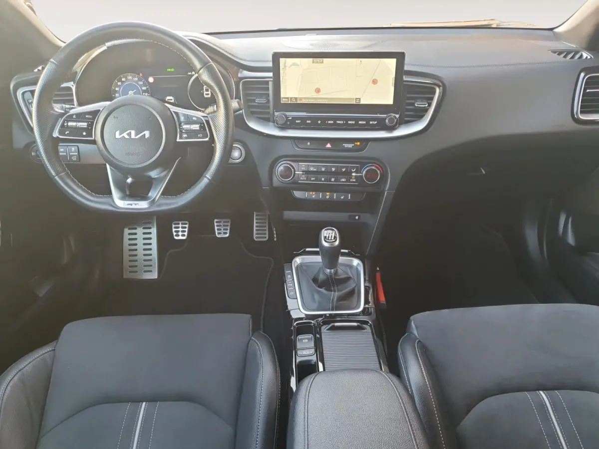 1.5 T-GDi GT-Line | Stoel en stuurverwarming | Navigatie | Elektrische achterklep | Camera | Climate control | Apple Carplay / Android Auto |