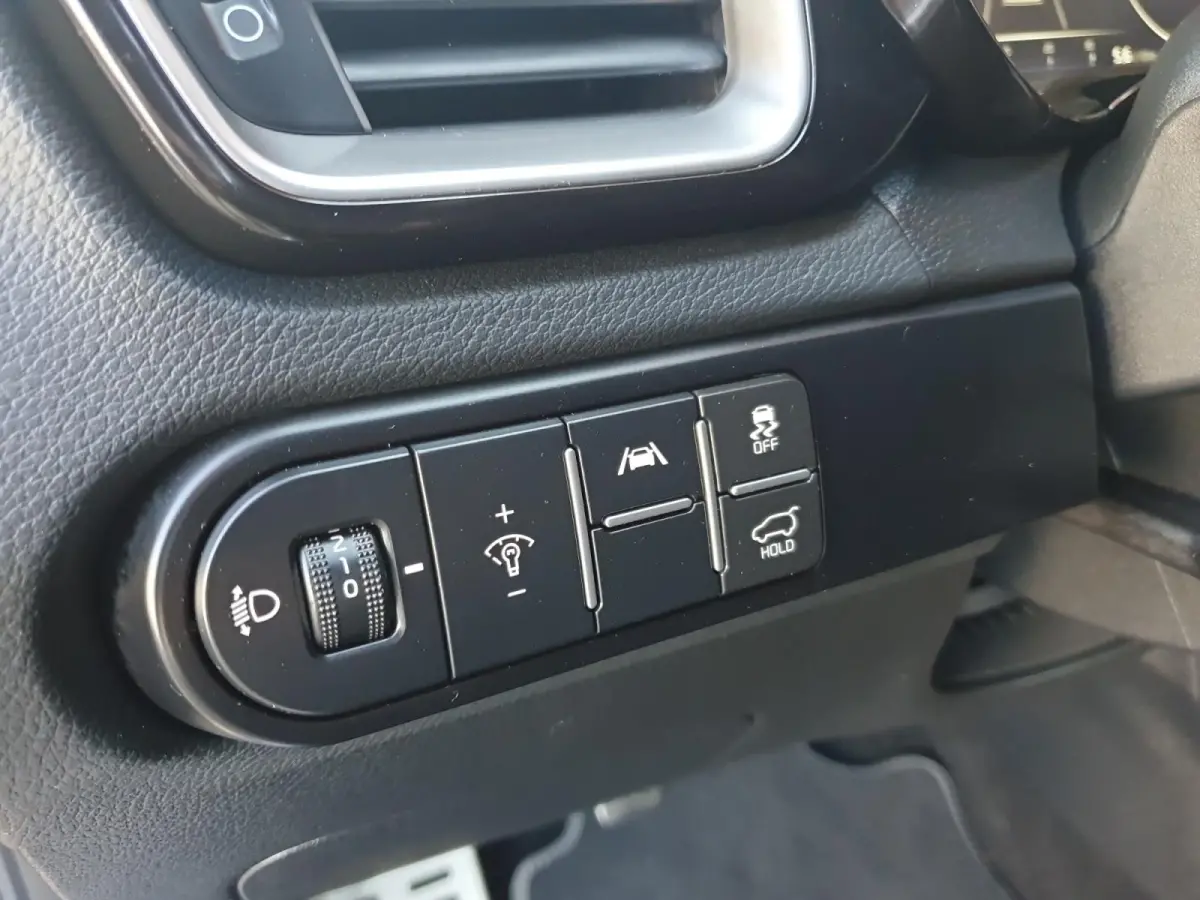 1.5 T-GDi GT-Line | Stoel en stuurverwarming | Navigatie | Elektrische achterklep | Camera | Climate control | Apple Carplay / Android Auto |