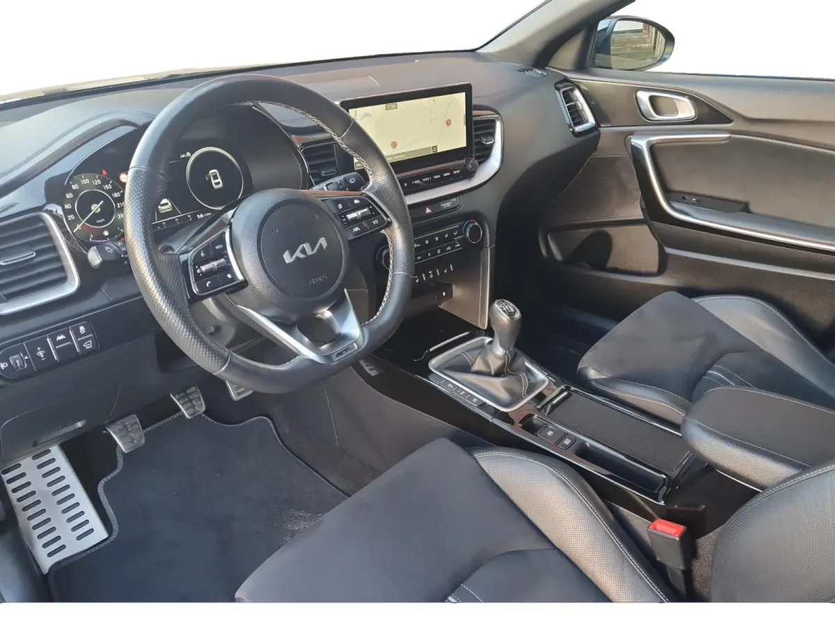 1.5 T-GDi GT-Line | Stoel en stuurverwarming | Navigatie | Elektrische achterklep | Camera | Climate control | Apple Carplay / Android Auto |