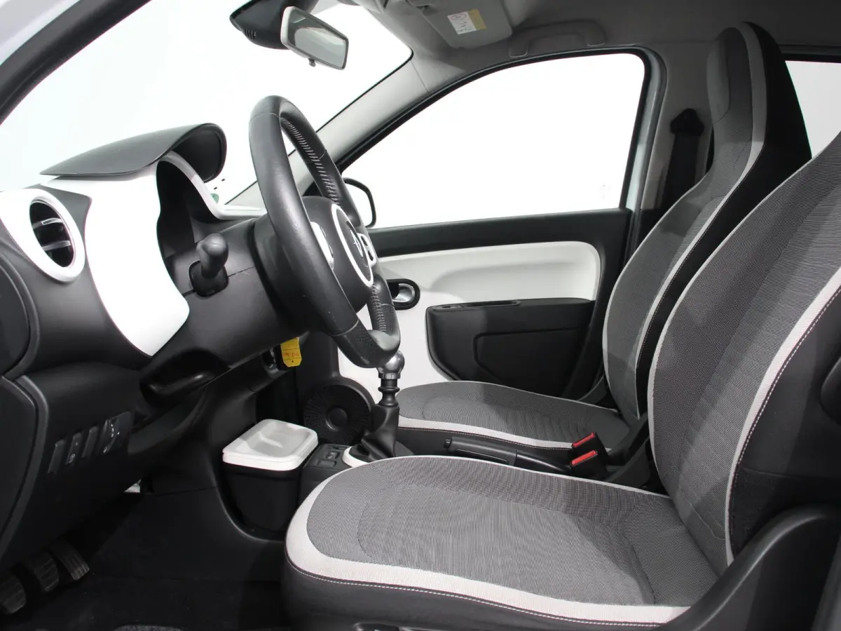 0.9 TCe Intens Climate control Radio / cd Lichtmetalen velgen Centrale vergendeling + Afstandbediening Electrische ramen 33500 km!