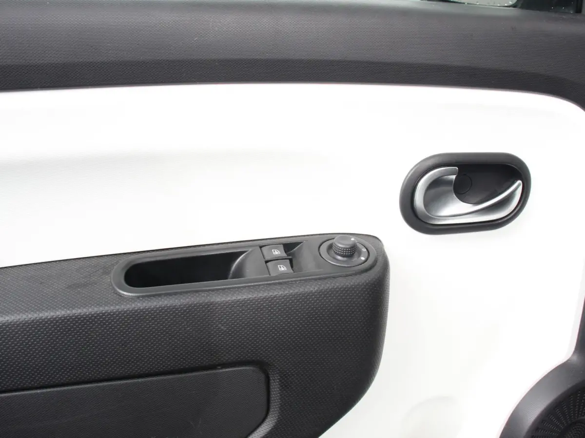 0.9 TCe Intens Climate control Radio / cd Lichtmetalen velgen Centrale vergendeling + Afstandbediening Electrische ramen 33500 km!