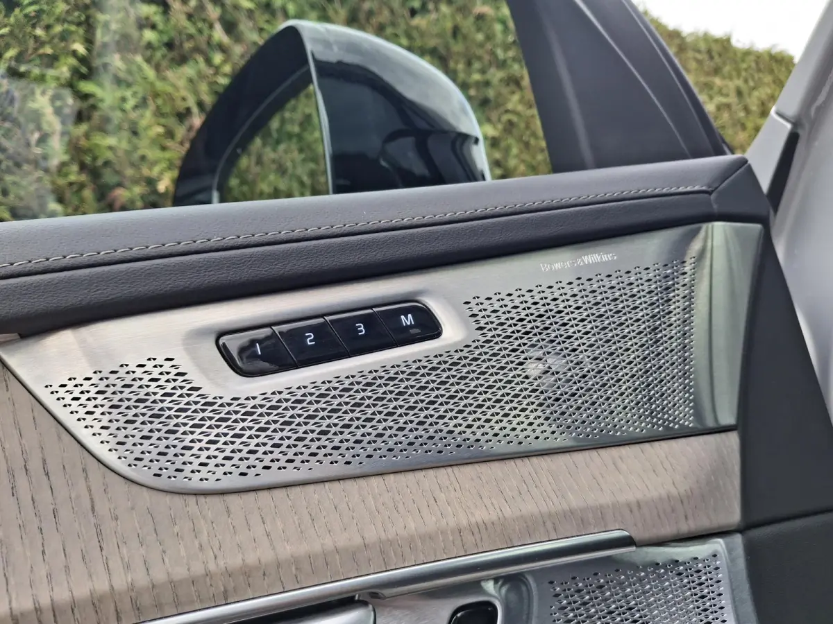 T8 Plug-in hybrid AWD Ultra Dark | Luchtvering | Trekhaak | Massagestoelen | Bowers & Wilkins |