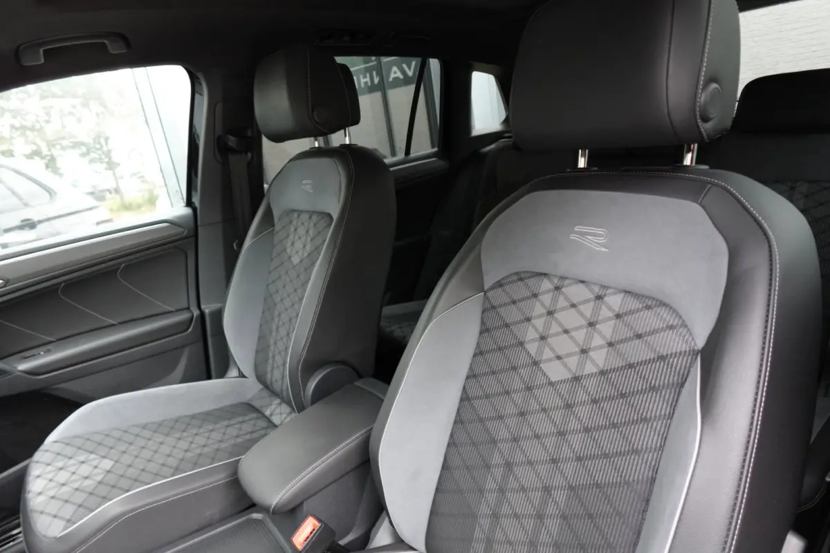 1.5 TSI R-Line PANO KEYLESS 360