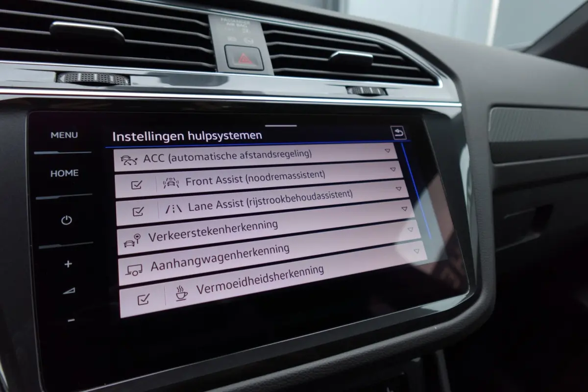 1.5 TSI R-Line PANO KEYLESS 360