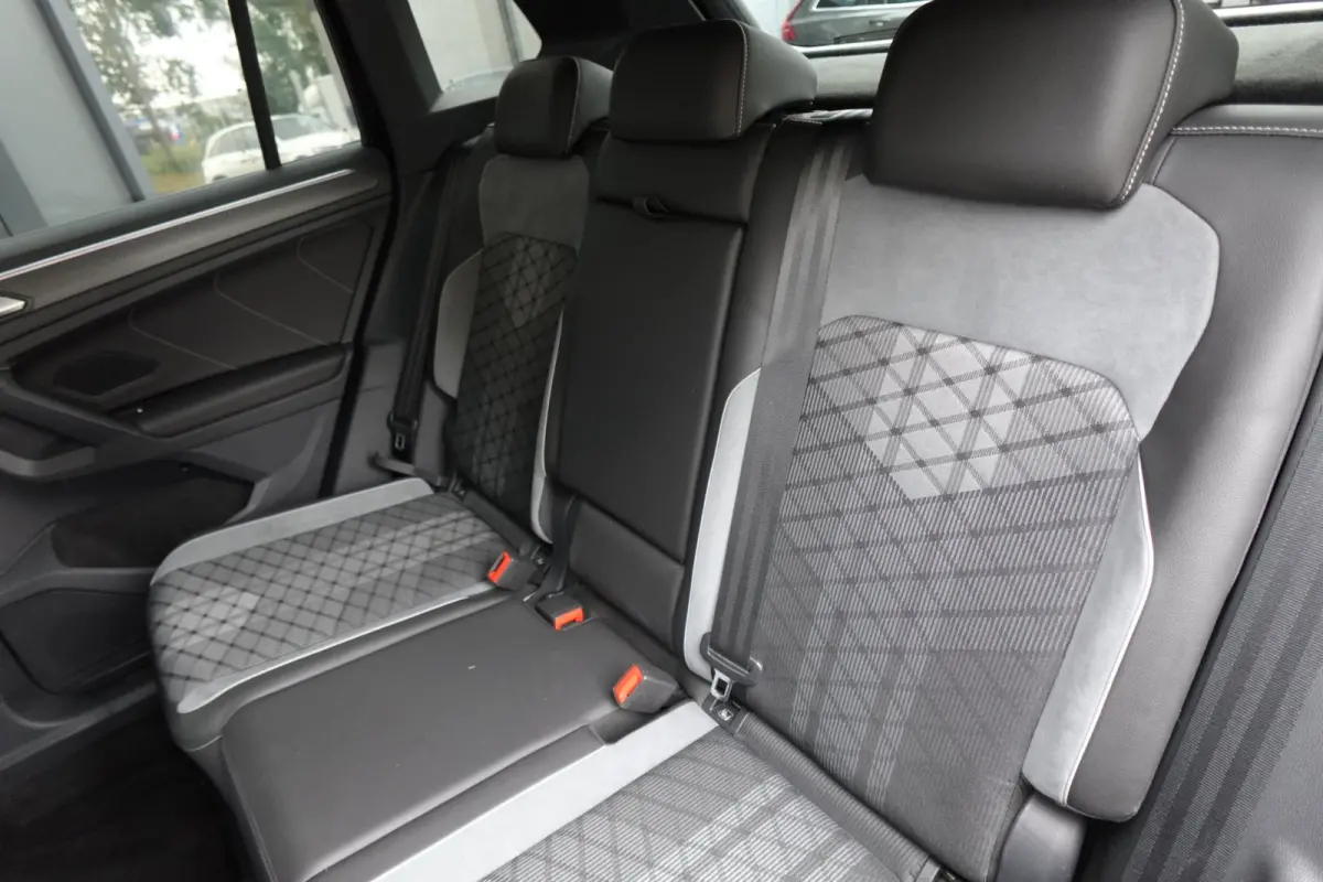 1.5 TSI R-Line PANO KEYLESS 360