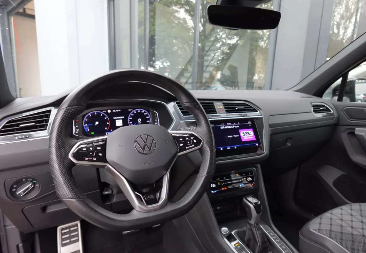 1.5 TSI R-Line PANO KEYLESS 360