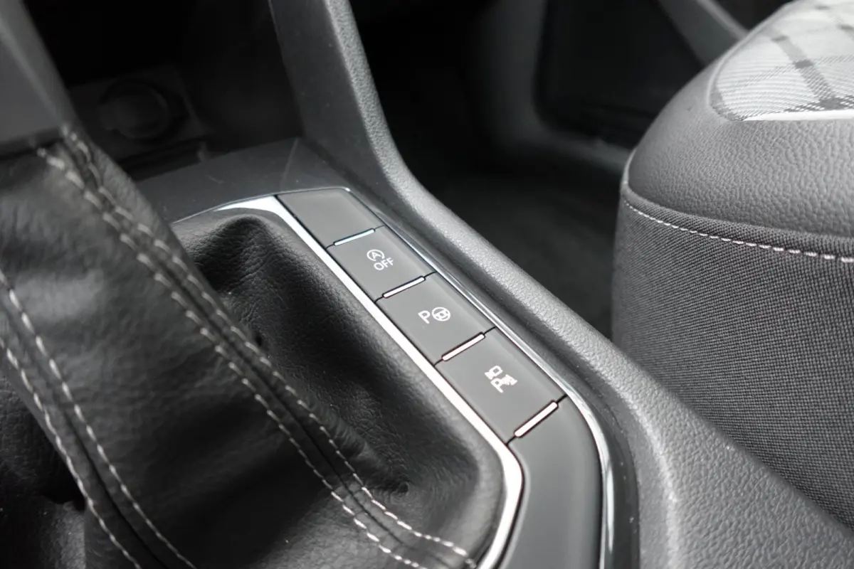 1.5 TSI R-Line PANO KEYLESS 360