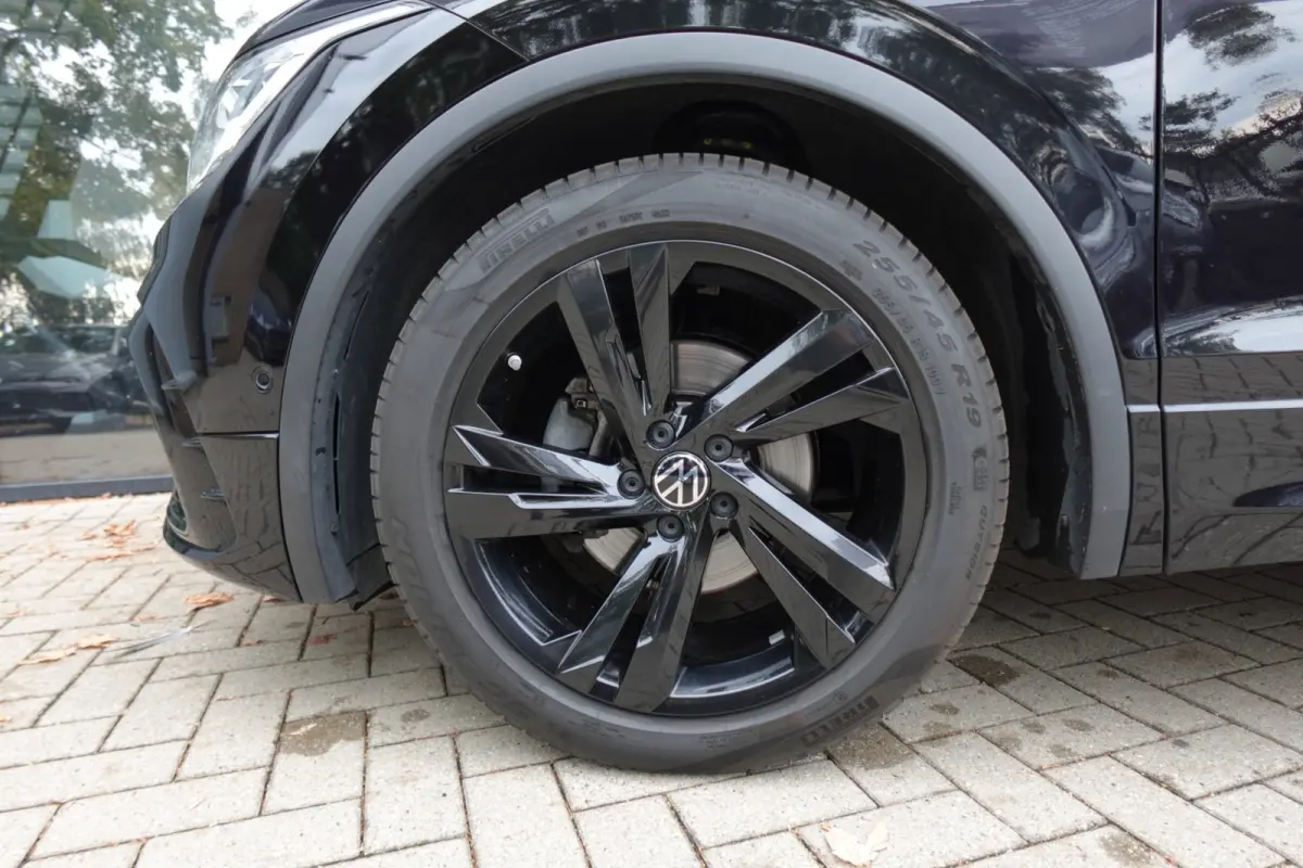 1.5 TSI R-Line PANO KEYLESS 360