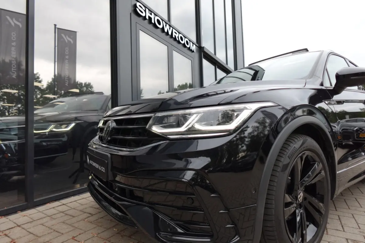 1.5 TSI R-Line PANO KEYLESS 360