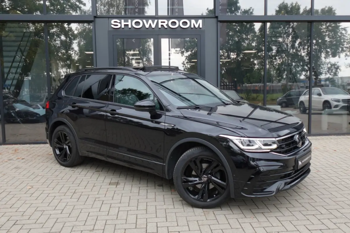 1.5 TSI R-Line PANO KEYLESS 360