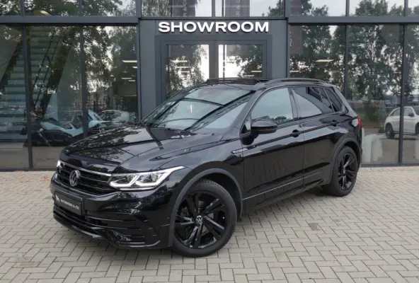 1.5 TSI R-Line PANO KEYLESS 360