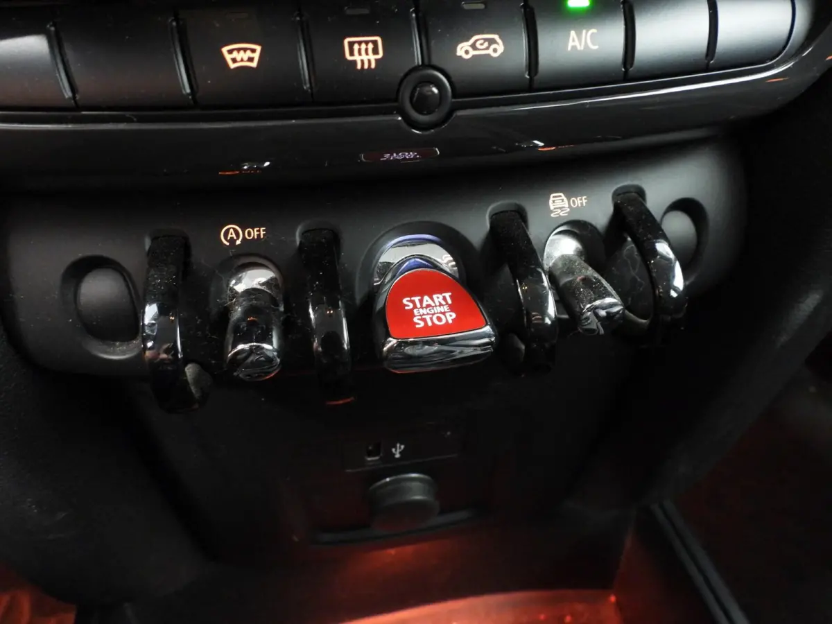 1.5 One NAVI/LEER/EL.KLEP/LED/16"LMV!