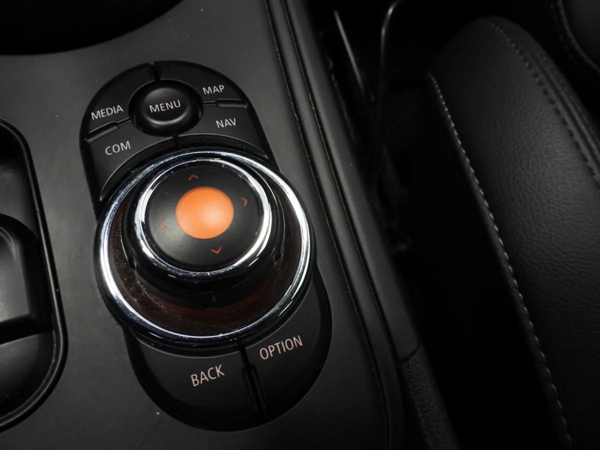 1.5 One NAVI/LEER/EL.KLEP/LED/16"LMV!