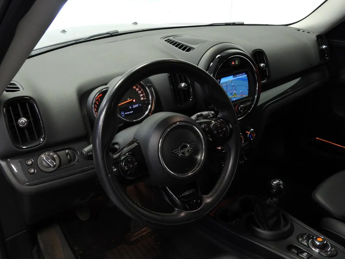 1.5 One NAVI/LEER/EL.KLEP/LED/16"LMV!