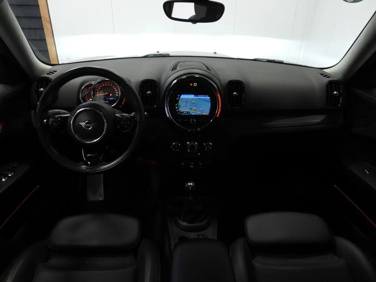 1.5 One NAVI/LEER/EL.KLEP/LED/16"LMV!