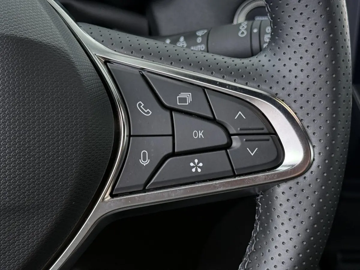 techno full hybrid E-Tech 160 | Google Navigatie | Parkeercamera | Climate Control |