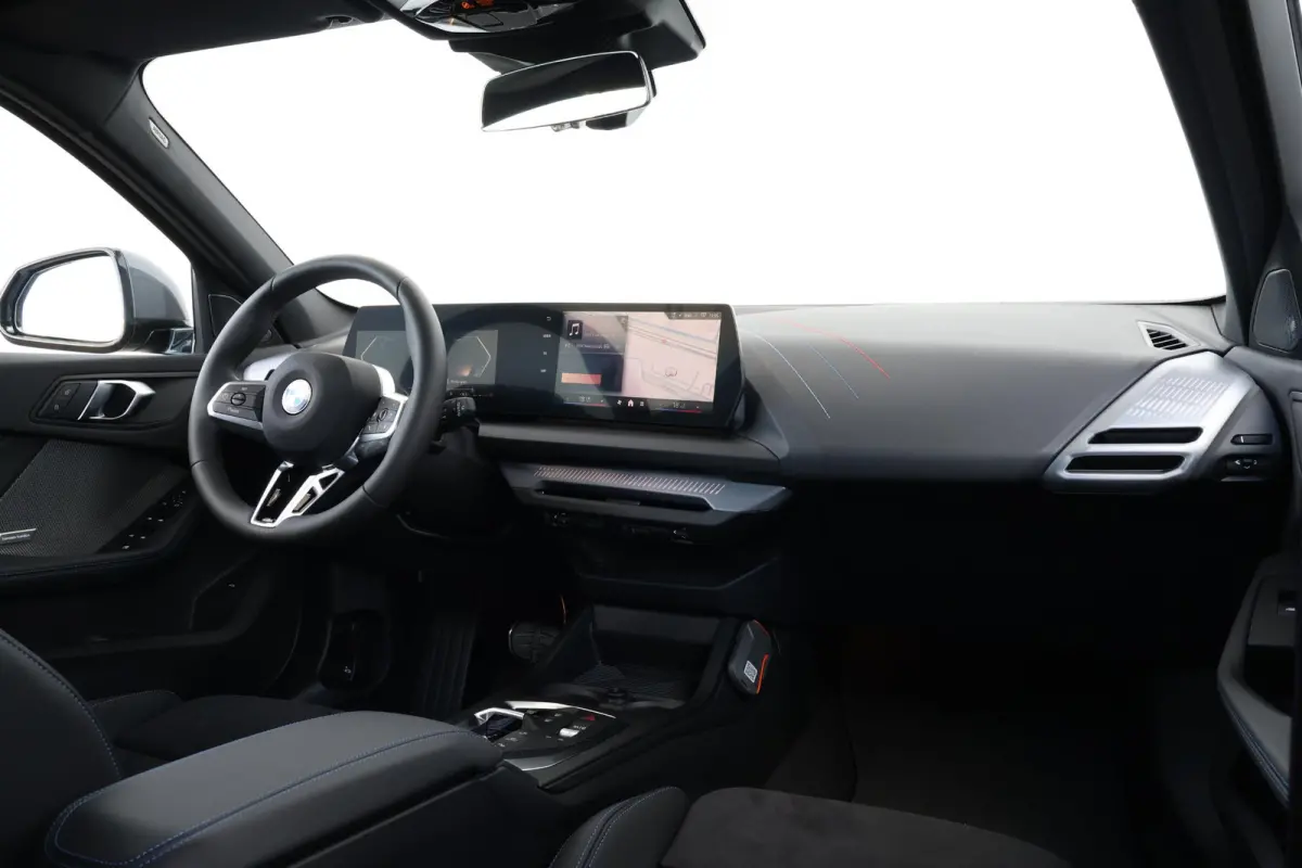 120 M Sport Design Edition | Sport Pakket Pro | Invidual Grigio-Telesto | Panorama Dak | Harman Kardon | Elektr. Achterklep | Comforttoegang |