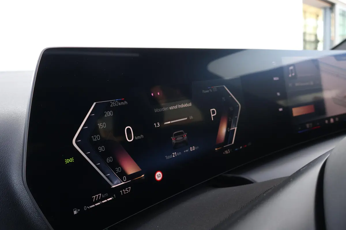 120 M Sport Design Edition | Sport Pakket Pro | Invidual Grigio-Telesto | Panorama Dak | Harman Kardon | Elektr. Achterklep | Comforttoegang |
