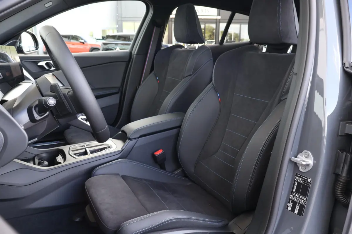 120 M Sport Design Edition | Sport Pakket Pro | Invidual Grigio-Telesto | Panorama Dak | Harman Kardon | Elektr. Achterklep | Comforttoegang |