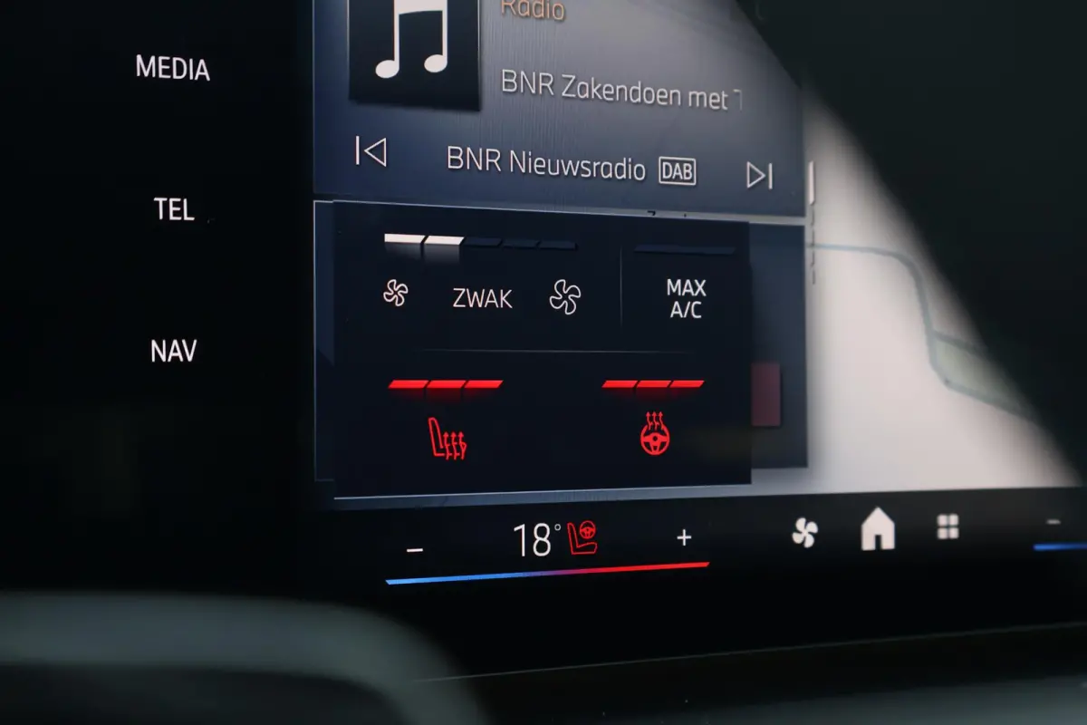 120 M Sport Design Edition | Sport Pakket Pro | Invidual Grigio-Telesto | Panorama Dak | Harman Kardon | Elektr. Achterklep | Comforttoegang |