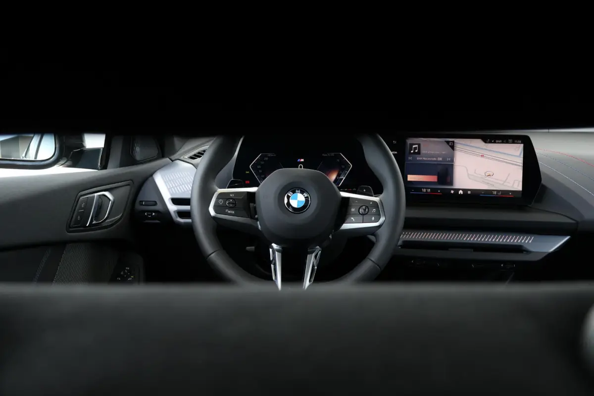 120 M Sport Design Edition | Sport Pakket Pro | Invidual Grigio-Telesto | Panorama Dak | Harman Kardon | Elektr. Achterklep | Comforttoegang |