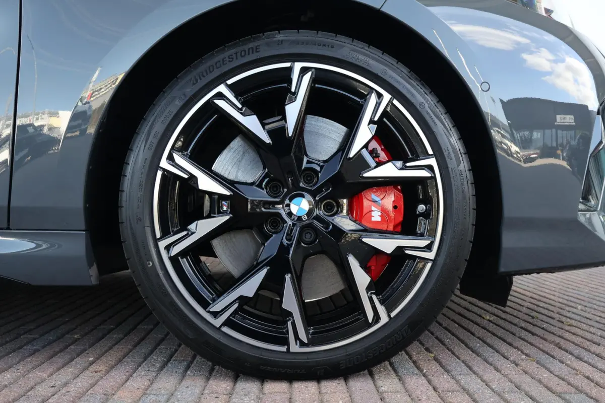 120 M Sport Design Edition | Sport Pakket Pro | Invidual Grigio-Telesto | Panorama Dak | Harman Kardon | Elektr. Achterklep | Comforttoegang |