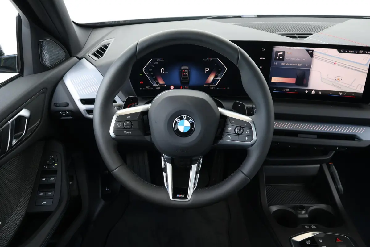 120 M Sport Design Edition | Sport Pakket Pro | Invidual Grigio-Telesto | Panorama Dak | Harman Kardon | Elektr. Achterklep | Comforttoegang |