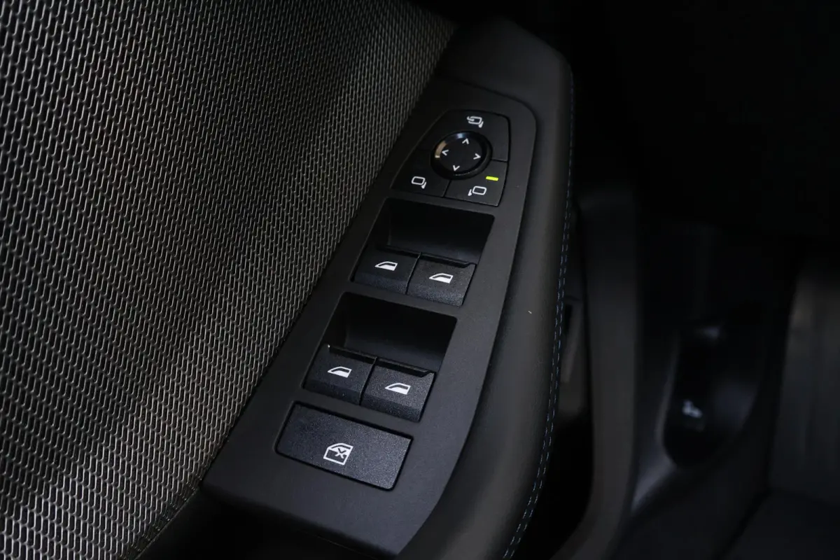 120 M Sport Design Edition | Sport Pakket Pro | Invidual Grigio-Telesto | Panorama Dak | Harman Kardon | Elektr. Achterklep | Comforttoegang |