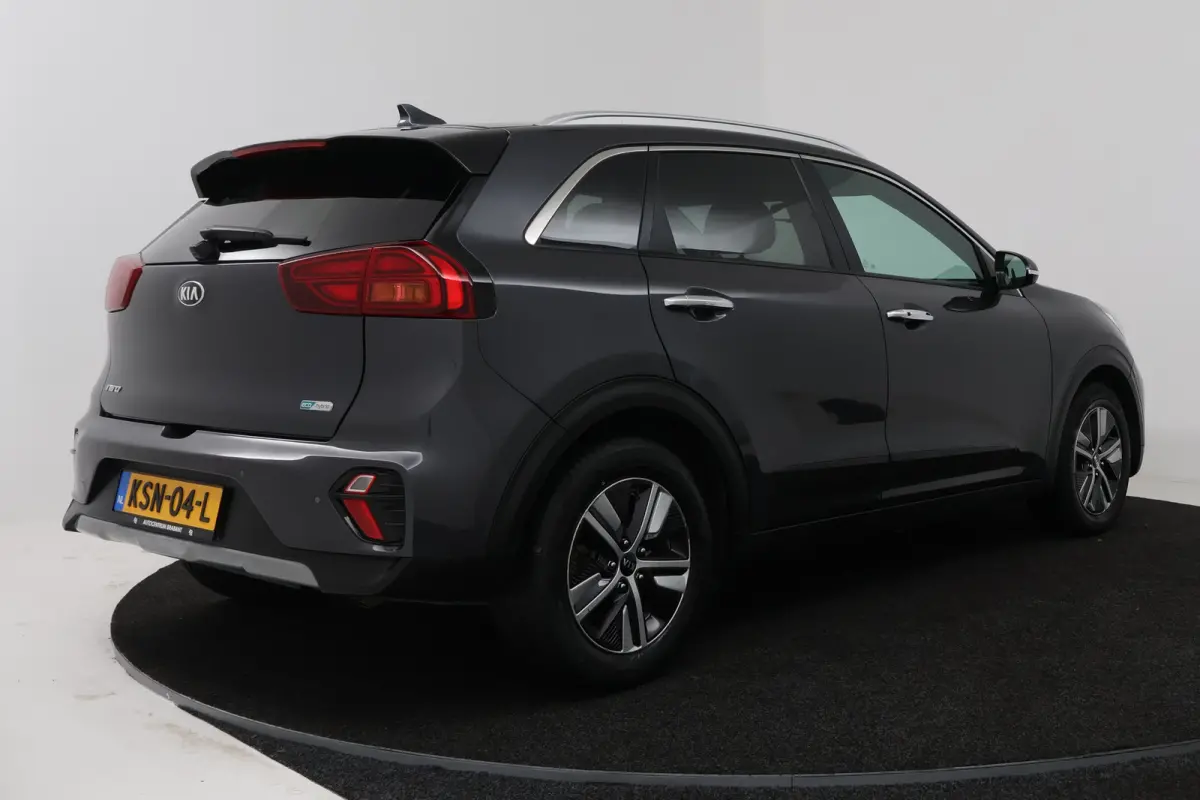 1.6 GDi Hybrid ExecutiveLine (STOEL/STUUR VERWARMING, CRUISE ADAPTIEF, CAMERA, NAVIGATIE)