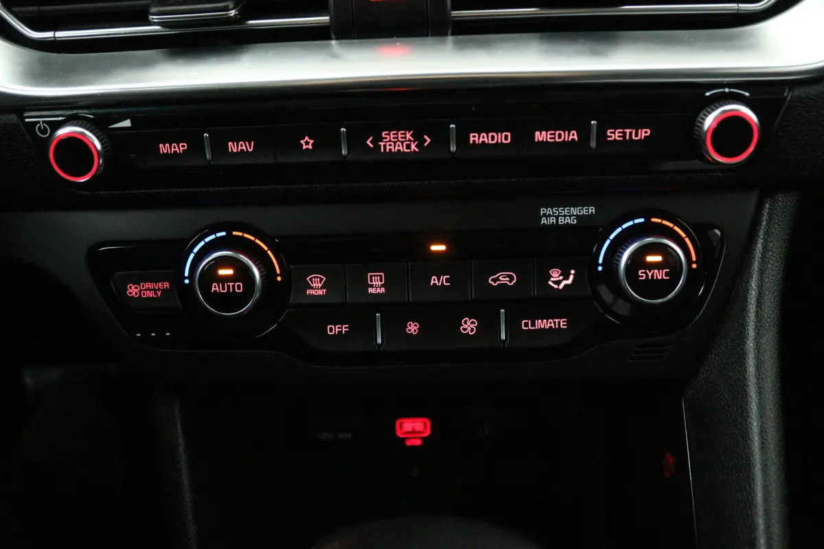 1.6 GDi Hybrid ExecutiveLine (STOEL/STUUR VERWARMING, CRUISE ADAPTIEF, CAMERA, NAVIGATIE)